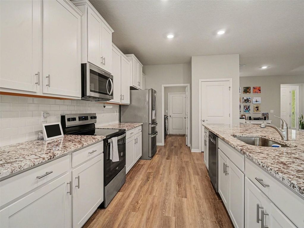 Image 15 of property listing at 18110 BEACH RANCH TERRACE, Bradenton, FL 34211