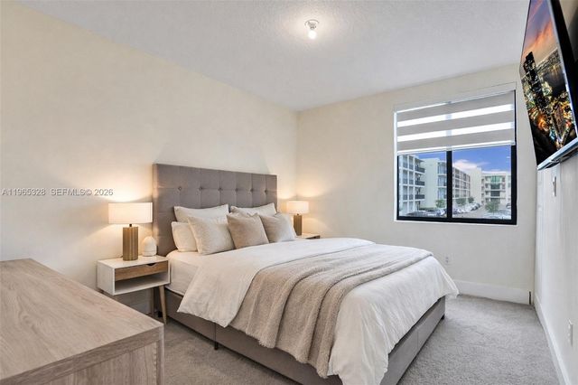 8001 NW 41st St F-109, Doral, FL 33166