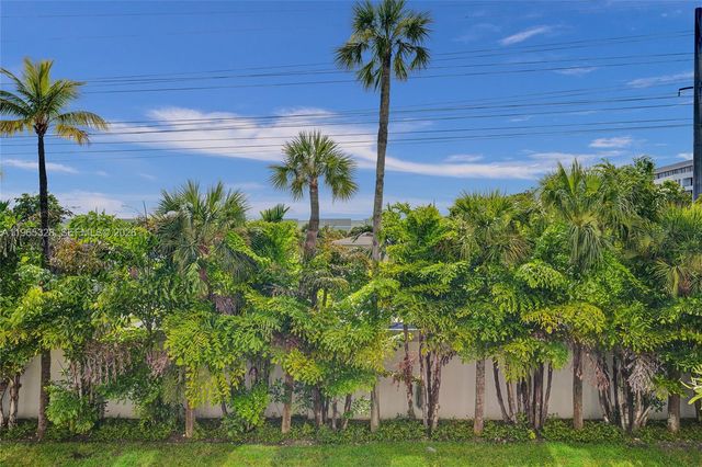 8001 NW 41st St F-109, Doral, FL 33166