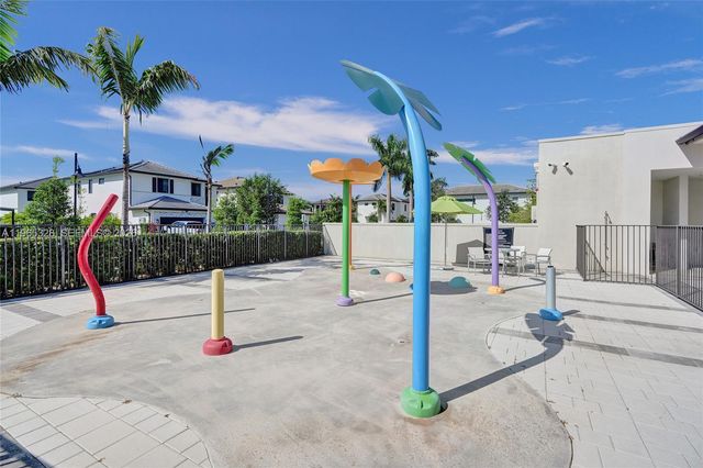 8001 NW 41st St F-109, Doral, FL 33166