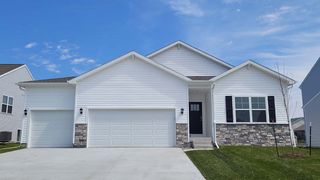 6708 NW 106th Street, Johnston, IA 50131