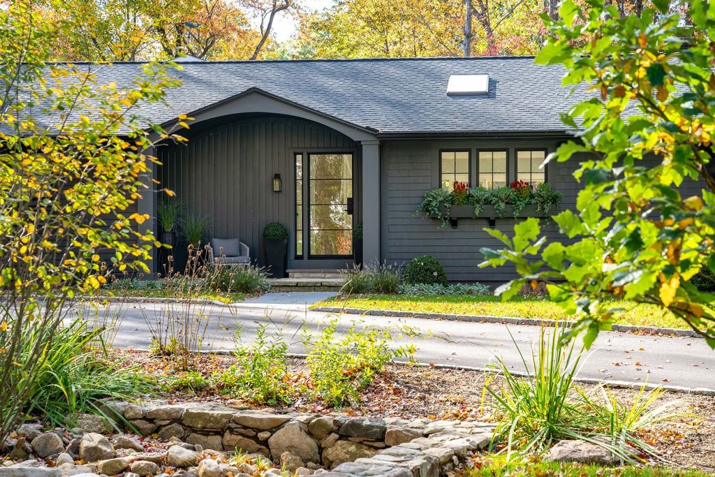 12 Libby Lane, Darien, CT 06820