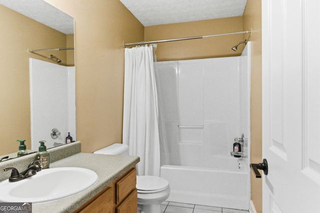 180 Rocky Shoals Trail, Mount Airy, GA 30563