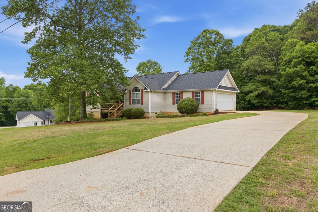 180 Rocky Shoals Trail, Mount Airy, GA 30563