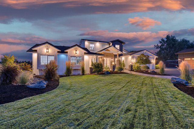21483 Bunchgrass Court, Bend, OR 97701