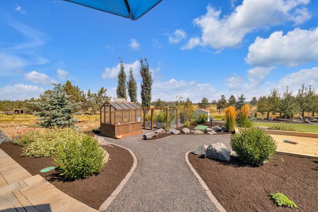 21483 Bunchgrass Court, Bend, OR 97701