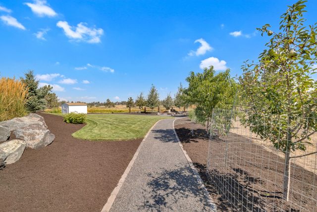 21483 Bunchgrass Court, Bend, OR 97701