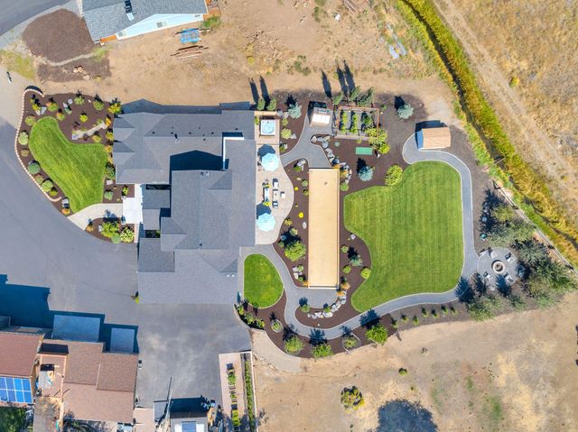 21483 Bunchgrass Court, Bend, OR 97701