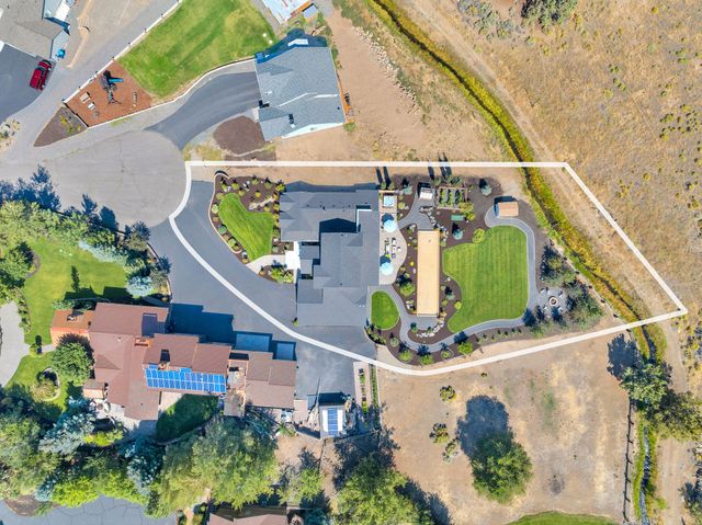 21483 Bunchgrass Court, Bend, OR 97701