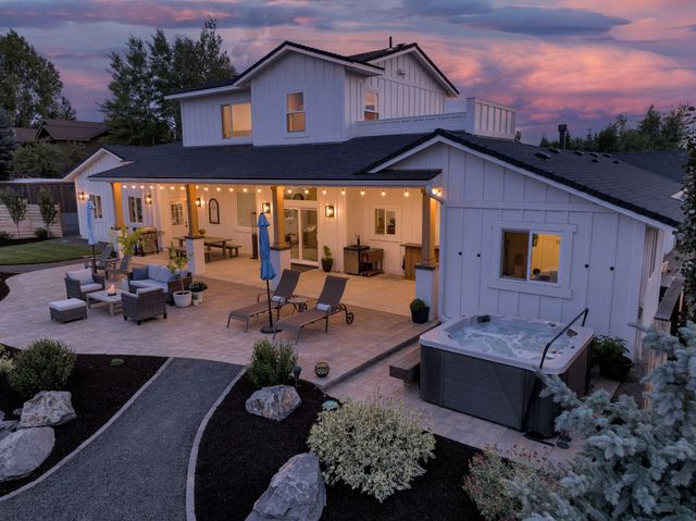 21483 Bunchgrass Court, Bend, OR 97701