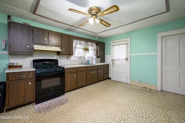 43 Pergola Avenue, Jamesburg, NJ 08831