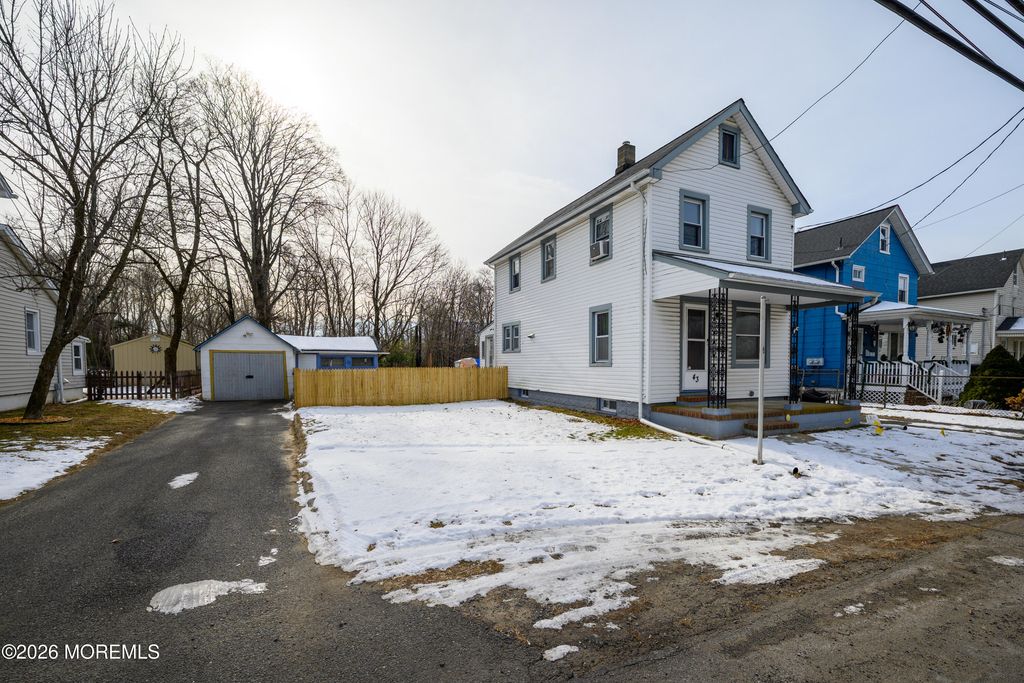 43 Pergola Avenue, Jamesburg, NJ 08831