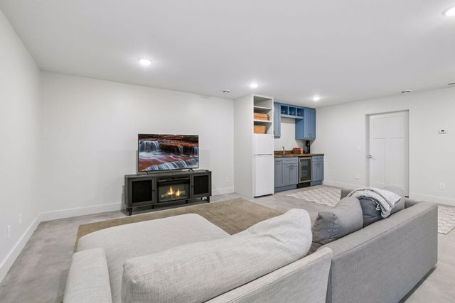 2551 15th Street NW, New Brighton, MN 55112