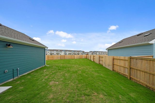 108 Wesley Miller LN, Taylor, TX 76574