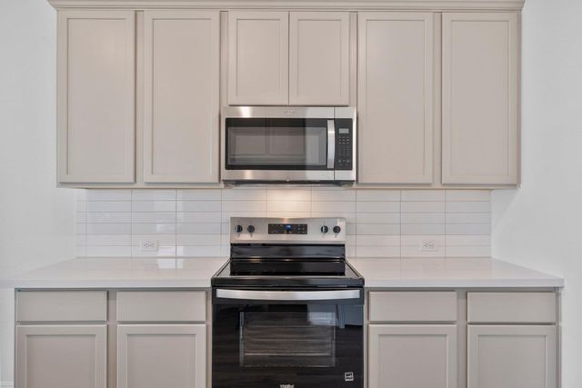 108 Wesley Miller LN, Taylor, TX 76574