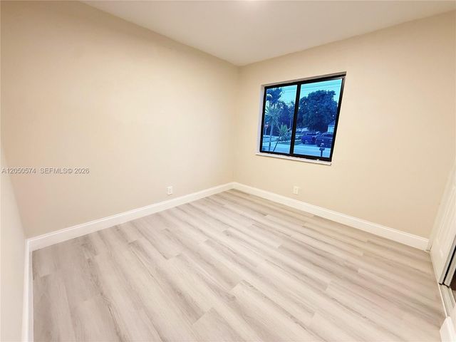 2401 SW 50th Ter, Plantation, FL 33317