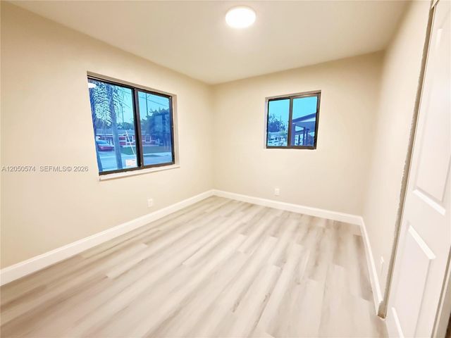 2401 SW 50th Ter, Plantation, FL 33317