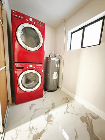 2401 SW 50th Ter, Plantation, FL 33317