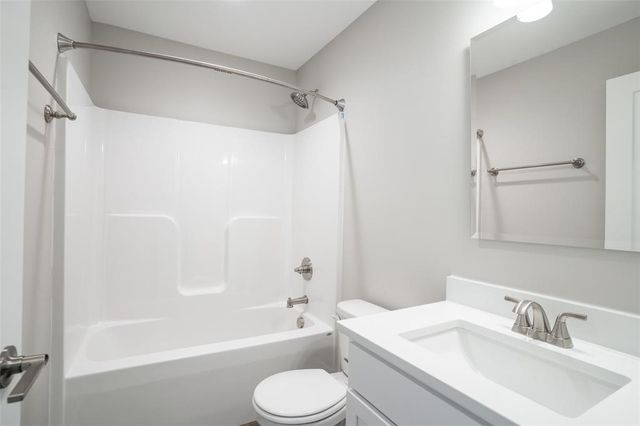 301 NE Meadow Lane, Ankeny, IA 50021