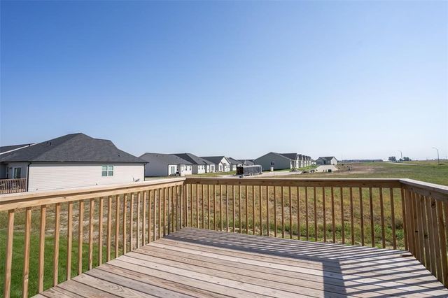 301 NE Meadow Lane, Ankeny, IA 50021