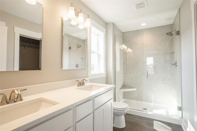 301 NE Meadow Lane, Ankeny, IA 50021