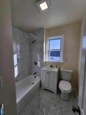 254 Montgomery Street 252, Bloomfield, NJ 07003