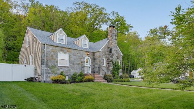 2395 Lake Park Ter, Scotch Plains Twp., NJ 07076