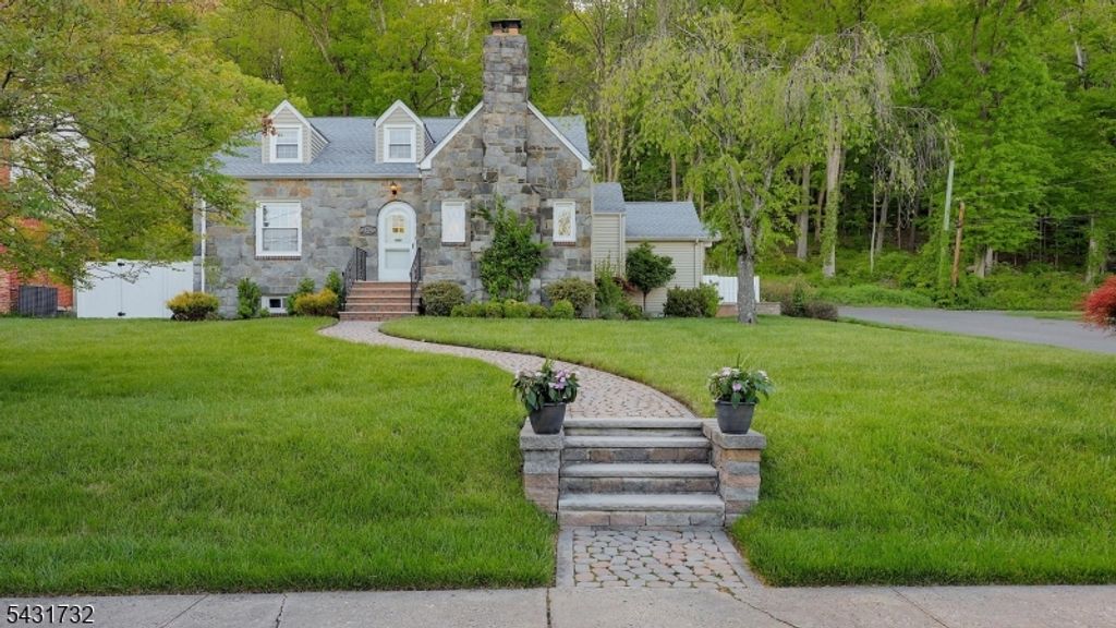 2395 Lake Park Ter, Scotch Plains Twp., NJ 07076