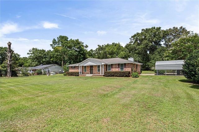 2810 Schillinger Road N, Semmes, AL 36575