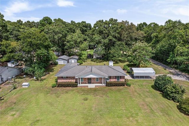 2810 Schillinger Road N, Semmes, AL 36575