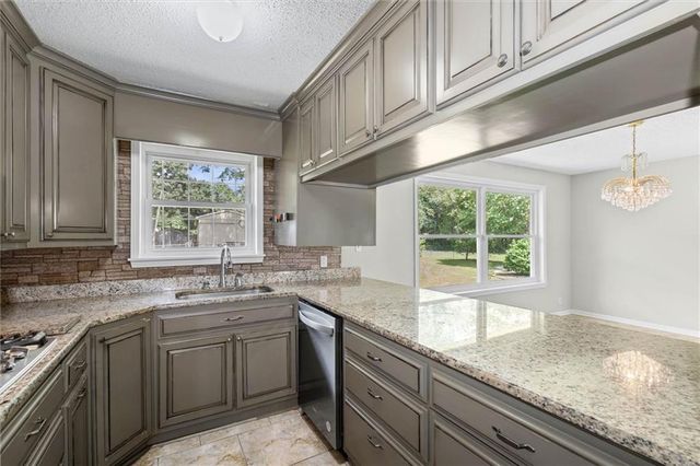 2810 Schillinger Road N, Semmes, AL 36575