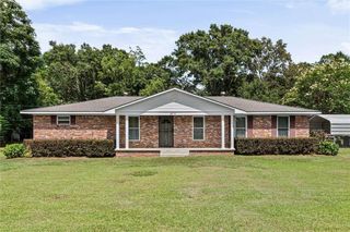 2810 Schillinger Road N, Semmes, AL 36575