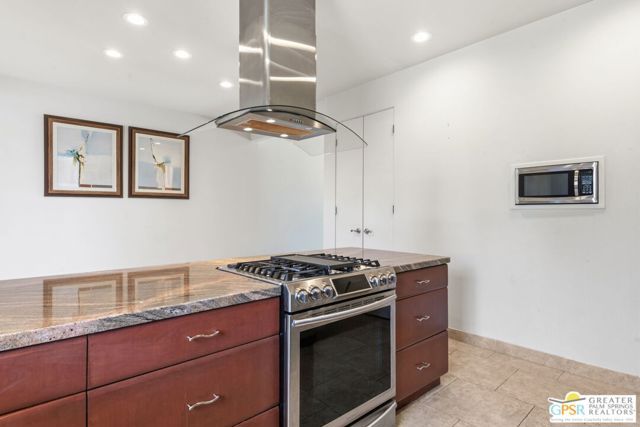 143 Desert West Drive, Rancho Mirage, CA 92270