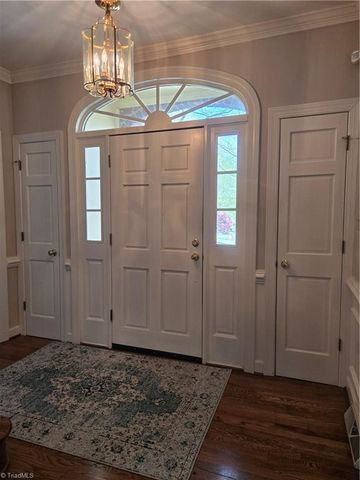 924 Ashley Glen Drive, Winston-salem, NC 27104