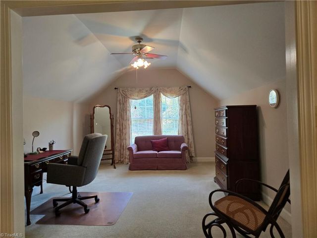 924 Ashley Glen Drive, Winston-salem, NC 27104
