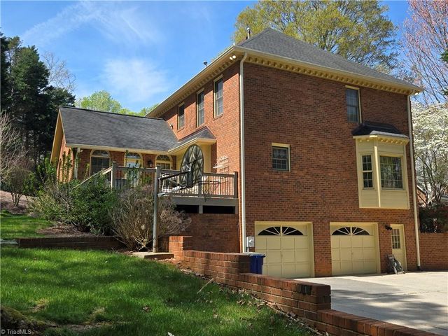 924 Ashley Glen Drive, Winston-salem, NC 27104