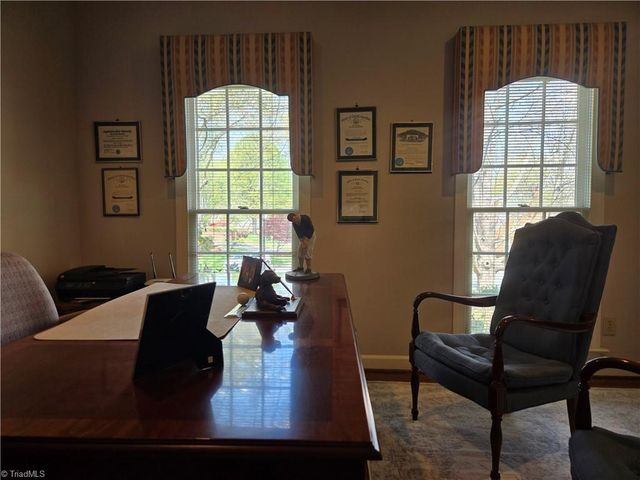 924 Ashley Glen Drive, Winston-salem, NC 27104