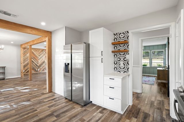 611 E Watkins St, Tyler, TX 75701