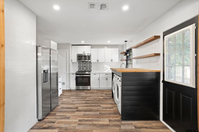 611 E Watkins St, Tyler, TX 75701