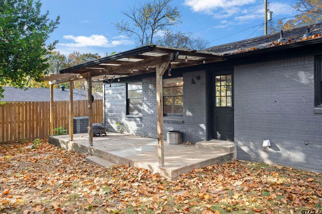 611 E Watkins St, Tyler, TX 75701