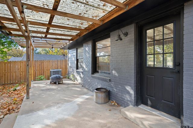 611 E Watkins St, Tyler, TX 75701