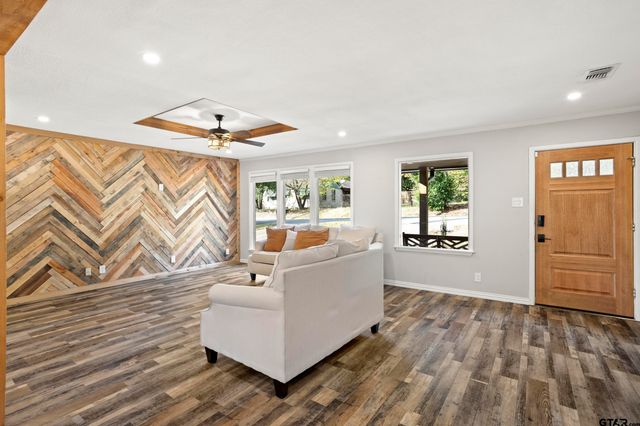 611 E Watkins St, Tyler, TX 75701