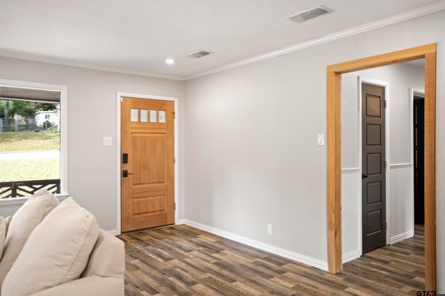 611 E Watkins St, Tyler, TX 75701