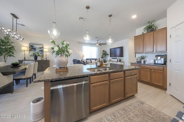 9968 S Arnold Ranch Court, Vail, AZ 85641