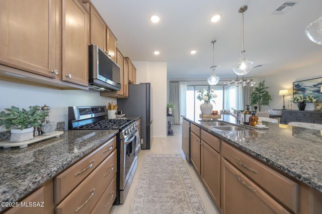 9968 S Arnold Ranch Court, Vail, AZ 85641