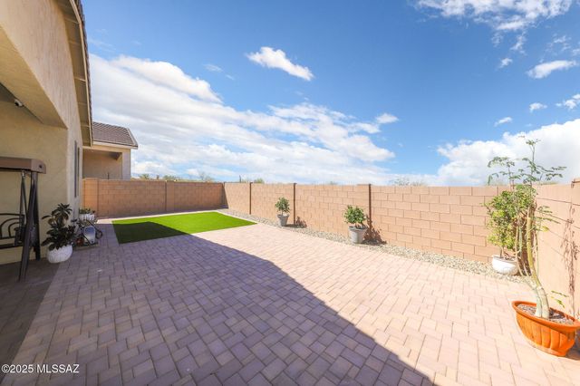 9968 S Arnold Ranch Court, Vail, AZ 85641