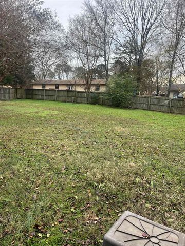 15 red oak lane, Russellville, AR 72802