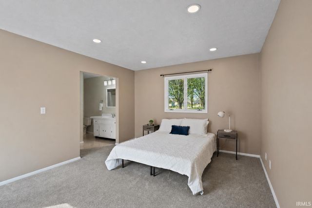 2204 Bluewater Drive, Warsaw, IN 46580
