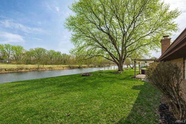 2204 Bluewater Drive, Warsaw, IN 46580