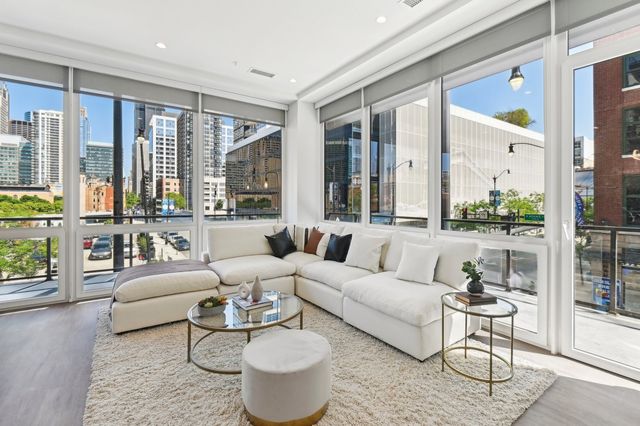 812 W Adams Street 606, Chicago, IL 60607